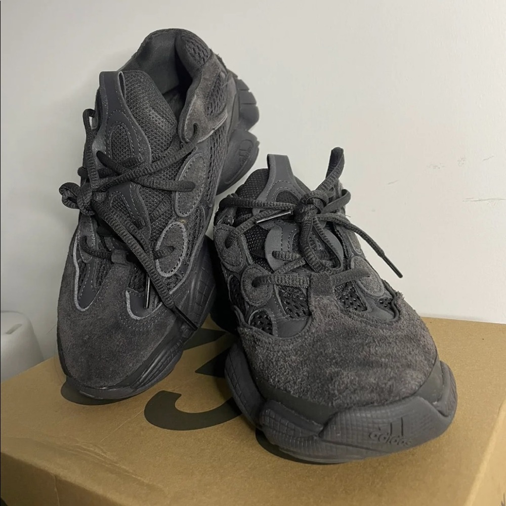 Yeezy 500 utility black size 5
